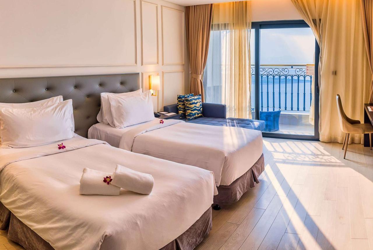 Отель Wyndham Golden Bay Дананг