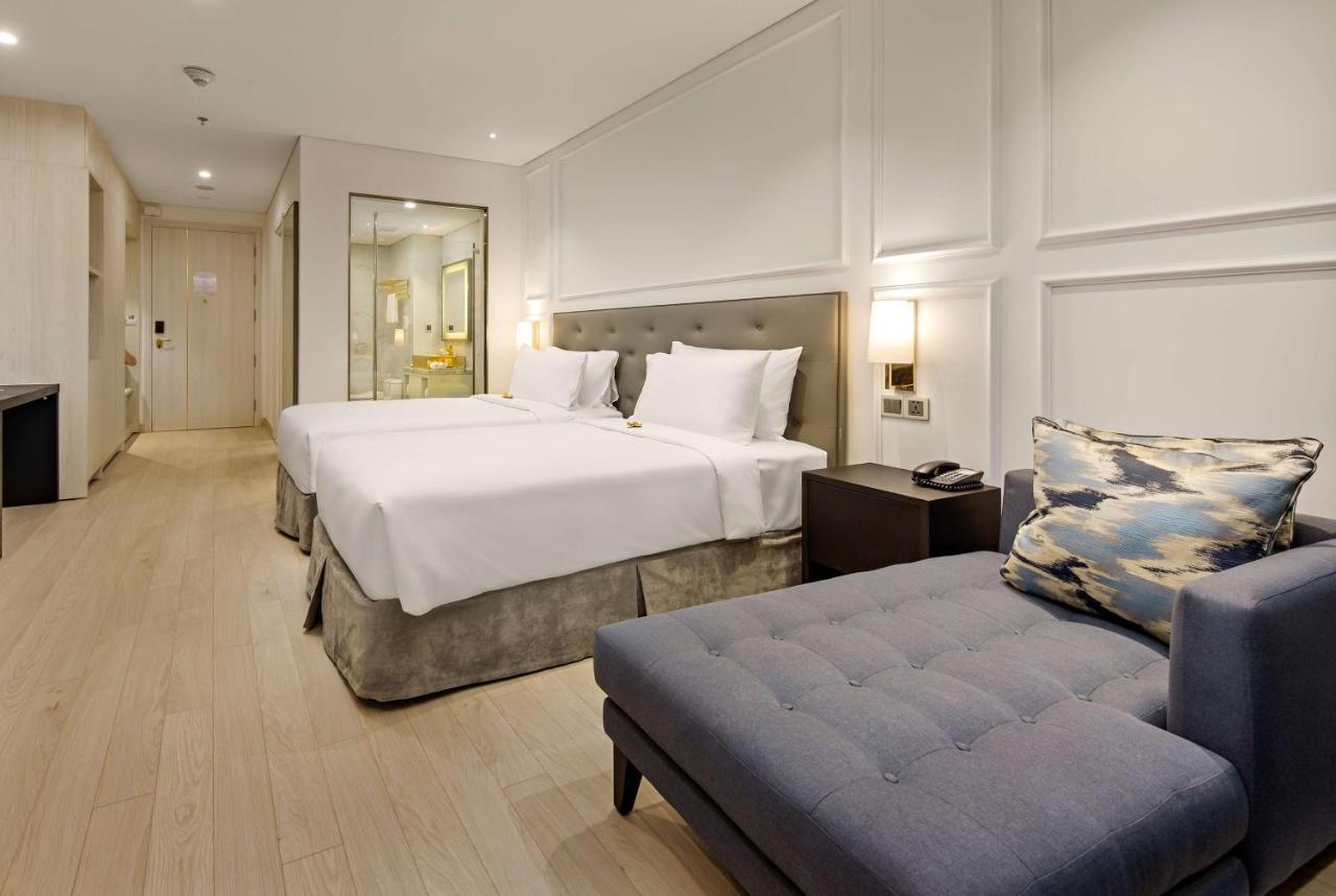 Отель Wyndham Golden Bay 5*